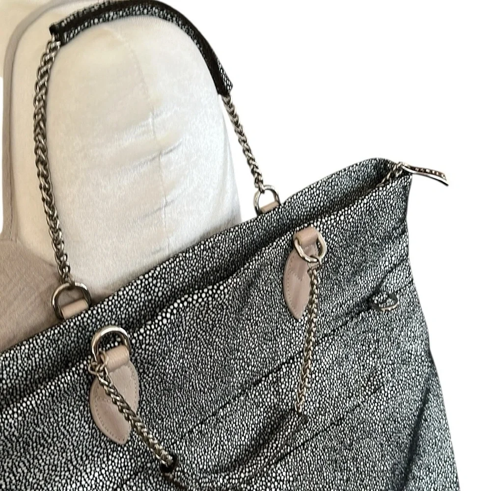 SORIAL Black and White Pebbled/ Dot Shimmer Chain Link Hand Bag